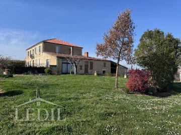 Maison de maître, pierre et dépendances 330m² Valence Sur Baïse