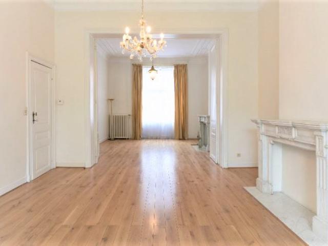 Maison de maître rénovée ±300 m² – Étangs d’Ixelles
