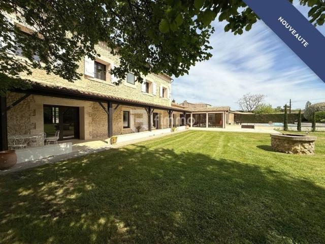 Maison de maître rénovée avec piscine et dépendances