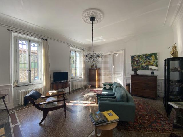 Maison de maître rénovée pour grande famille et/ou chambres. 346m² Lézignan Corbières