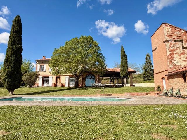 Maison de maître rénovée, piscine, garage sur 6214 m² de terrain