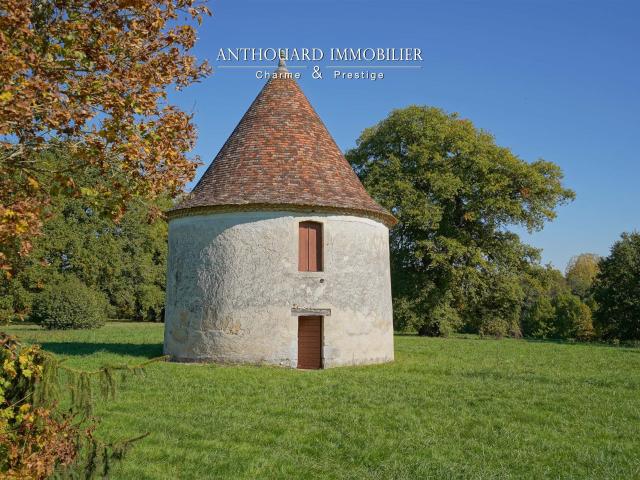 Maison de maître sur 40,5ha, piscine 504m² Ribérac