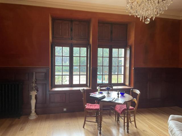 Maison De Maitre sur un parc arboré de 4300m2 avec sa piscin. 570m² Tonneins