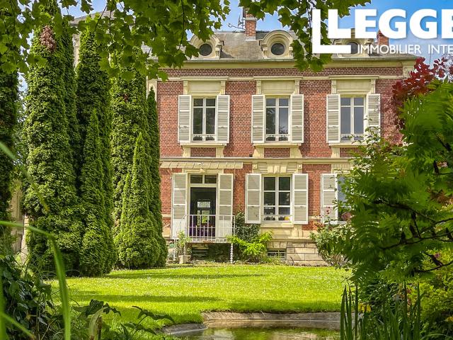 Maison de maître 16 pièces avec T3 gîte 4 étoiles à 60250 Mouy