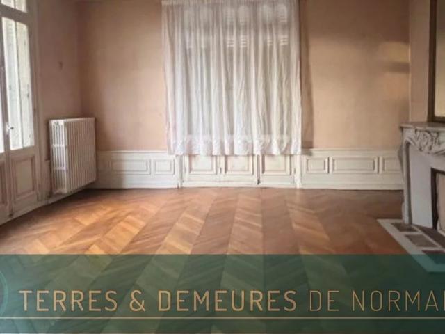 Maison de maître 280m² avec 7 chambres, parquet ancien, dépendan