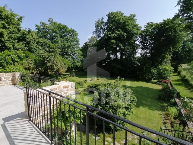 Maison de maître, 315 m2, 9 pièces avec dépendances, parc cl. 315m² Montain