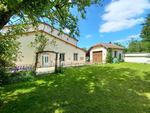 MAISON DE MAITRE 4 CHAMBRES/ JARDINS/GARAGE SANS VIS A VIS! A VENDRE!