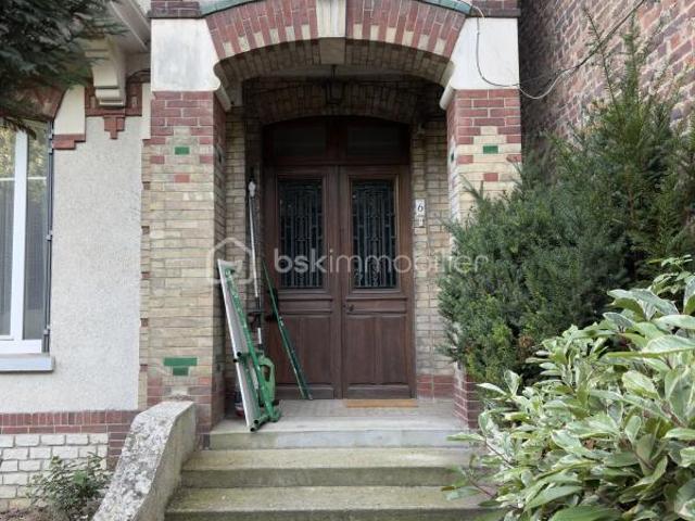 Maison familiale 4 chambres avec jardin