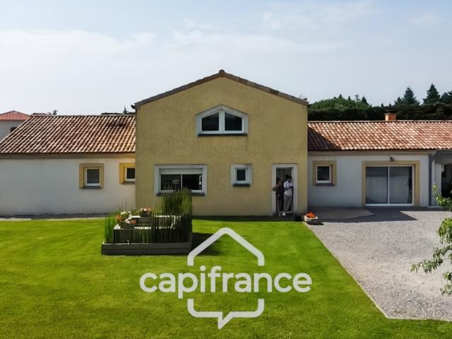 Maison de standing à Vernosc lès Annonay – Beaux volumes et parc arboré de plus de 3 000 m²