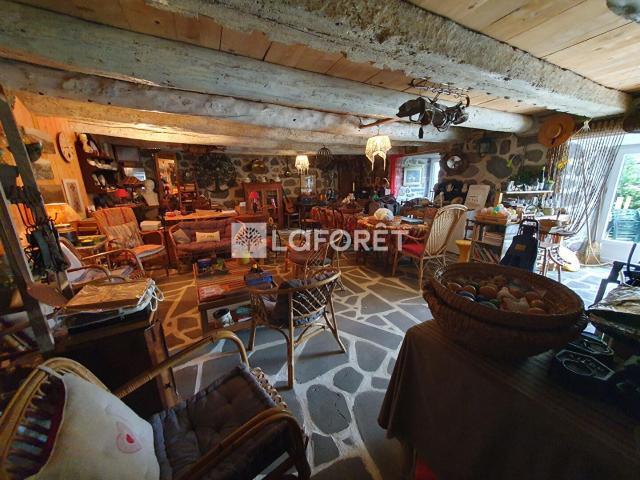 Maison de pays proche de Murat 98m² Laveissenet