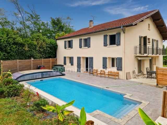 Maison de plus de 270M2 à vendre 9 pièces 5 chambres piscine HABAS 40