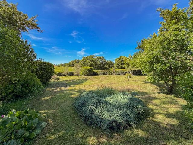 Maison de plain pied 46 m² avec parc arboré