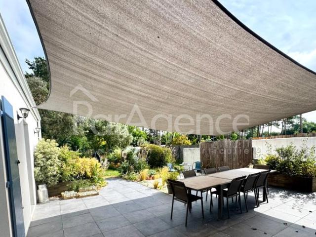 MAISON DE PLAIN PIED 4 CHAMBRES JARDIN LUXURIANT