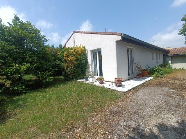 MAISON DE PLAIN PIED 5 PIECES AVEC GARAGE ET JARDIN CASTELNAUDARY