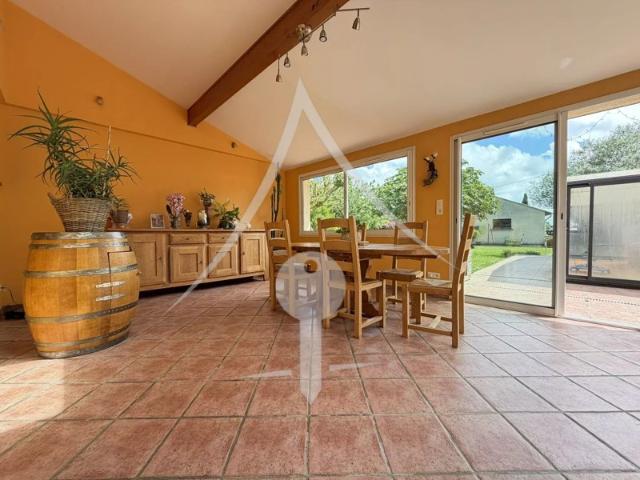 Maison de plain pied + 6 hébergements locatifs sur 1 ha — Lavernose Lacasse