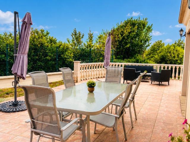 Maison de plain pied 6 pièces 170 m2 avec sous sol