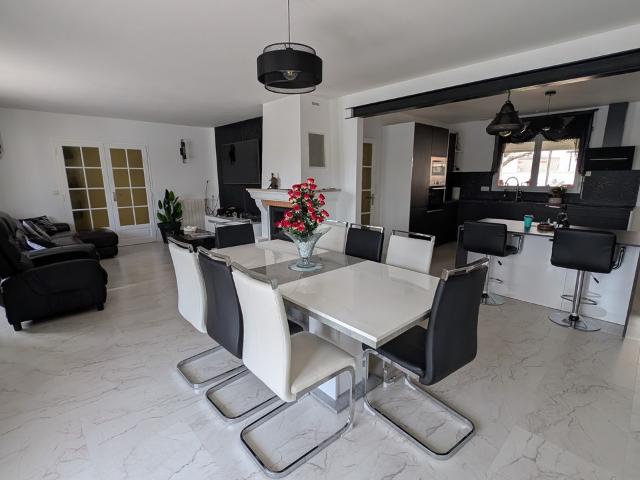 Maison de plain pied 6 pièces sur parcelle de 1260 m2