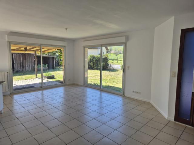 Maison de plain pied 72,58 m2, 2 chambres et jardin