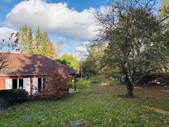 Maison de plain pied 87 m2 avec terrain d’exception de 4 493 m2 avec étang