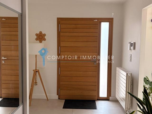 Maison de plain pied 8 pièces 212 m2 Terrain arboré de 2