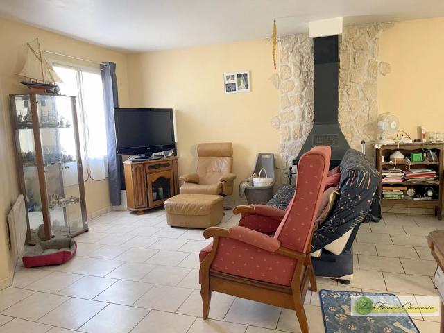 maison de plain pied 92m² Aigre