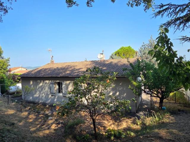 Maison de plain pied 95 m² habitables sur 1 670 m² de terrai. 95m² Mondragon
