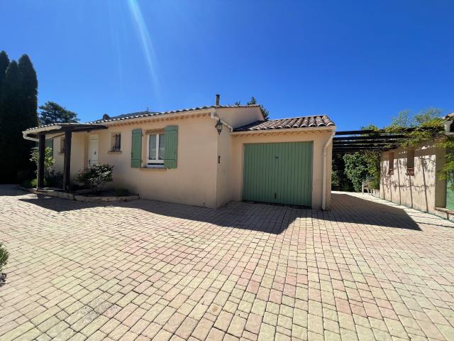 Maison de plain pied 104m2 avec terrain de 1512m2