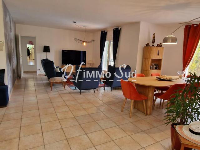 Maison de plain pied 110 m2 sur terrain arboré de 1 100 m2 a. 110m² Moussan