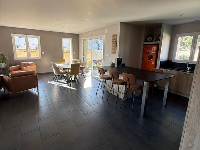 Maison de plain pied 110 m² 3 chambres Jardin Garage