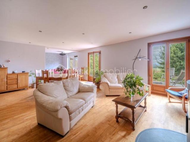 ? Maison de plain pied 145m2, terrasse et jardin arborée avec vue panoramique – Amance