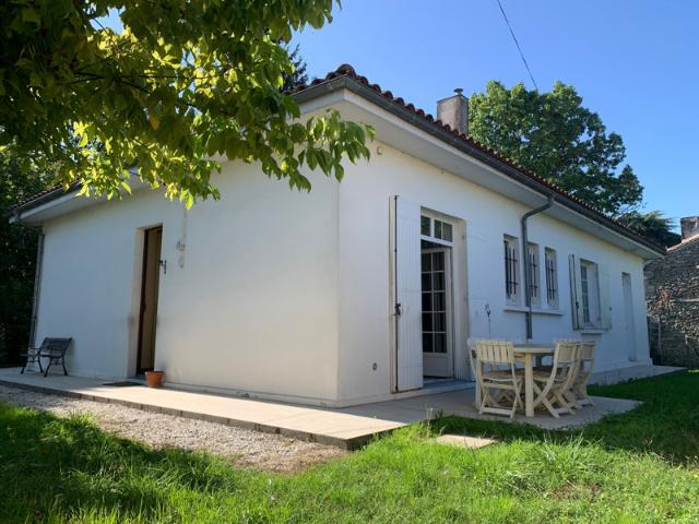 Maison de plain pied, 3 chambres, avec jardin au coeur de Sau