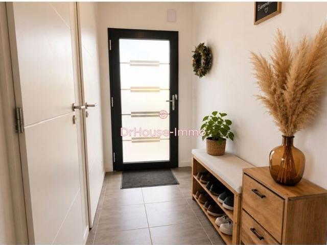 Maison de plain pied 3 chambres commerces à pied terrain 630 m² hors lotissement