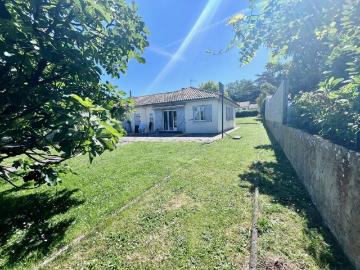 Maison de plain pied 3 chambres et grand jardin