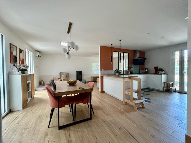 Maison de plain pied, 3 chambres, garage, terrain 107m² Pailloles
