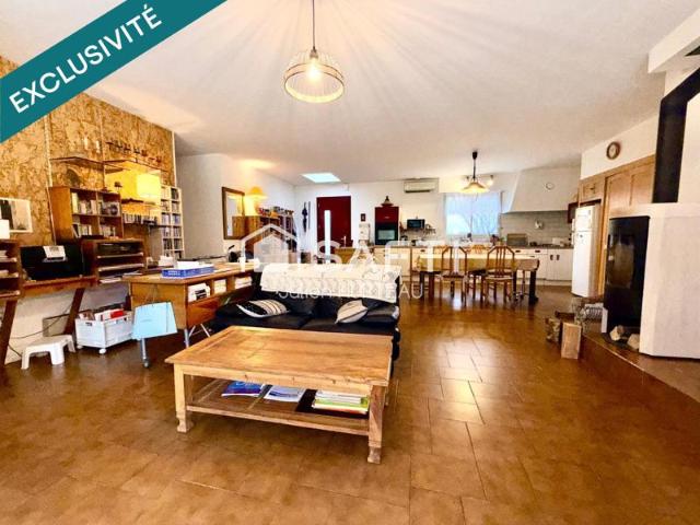 Maison de plain pied 3 chambres, 2 garages et cave