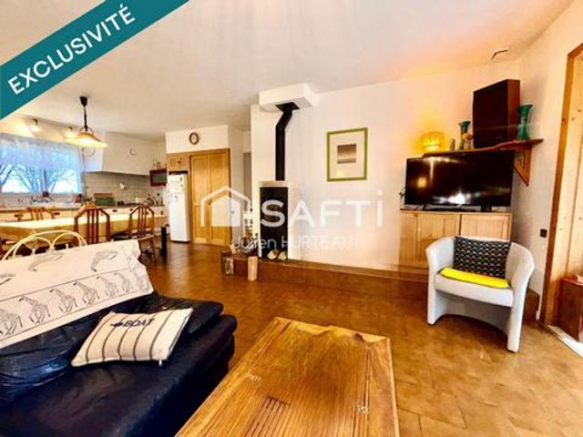 Maison de plain pied 3 chambres, 2 garages et cave