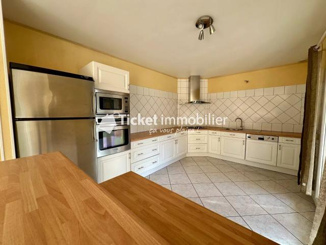 Maison de plain pied T4 111m2 sur parcelle de 813m2