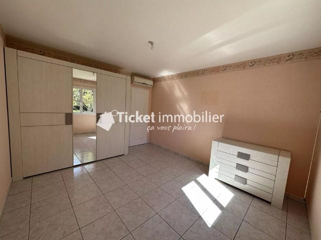 Maison de plain pied T4 111m2 sur parcelle de 813m2