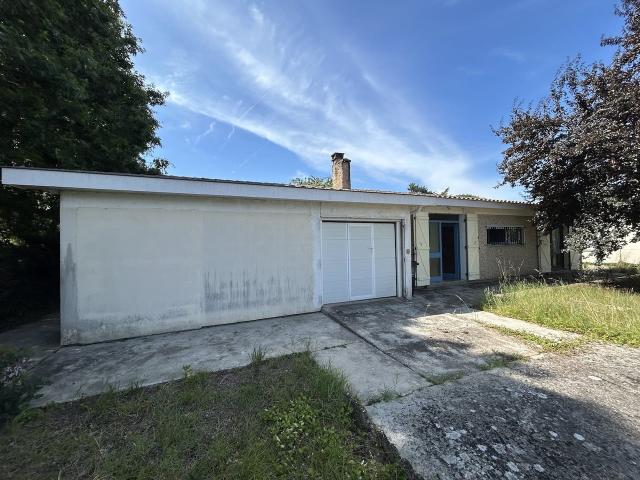 Maison de plain pied, trois chambres avec un studio 85m² Sainte Livrade sur Lot