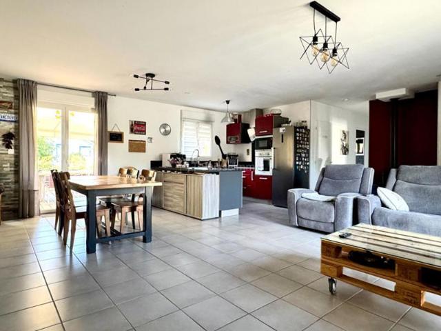 Maison de plain pied à Moncey