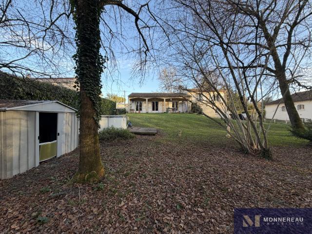 MAISON DE PLAIN PIED A GARAT
