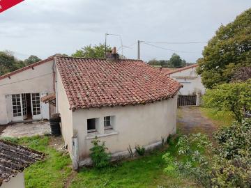 Maison de plain pied à rénover La Chapelle Bâton