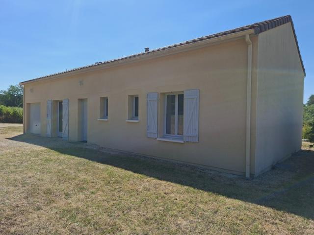 Maison récente de plain pied – DPE A/A – 3 chambres – Terrain 1 500 m² – 7 kms de Lalinde