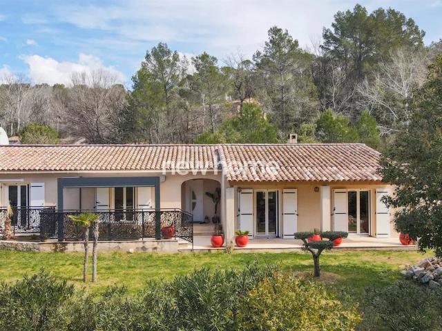 Maison de plain pied à Villecroze dans un cadre verdoyant 130m² Villecroze