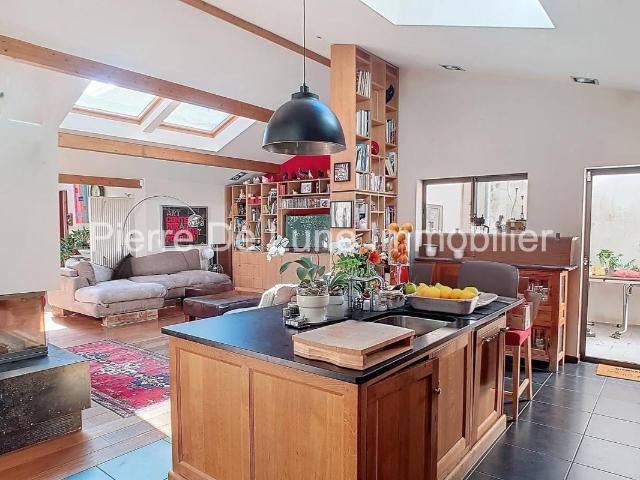 Maison de plain pied atypique de 205 m2 habitable avec patio 205m² Caluire et Cuire