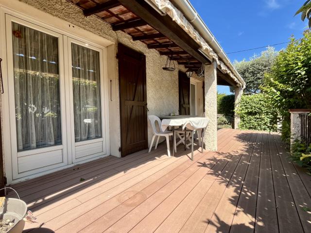 MAISON DE PLAIN PIED AU CALME ET TRANQUILLITÉ