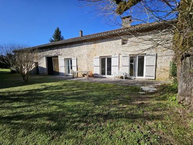 Maison de plain pied au charme intemporel proche d