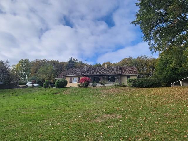 Maison de plain pied au charme rare, à deux pas du Lac de Miel