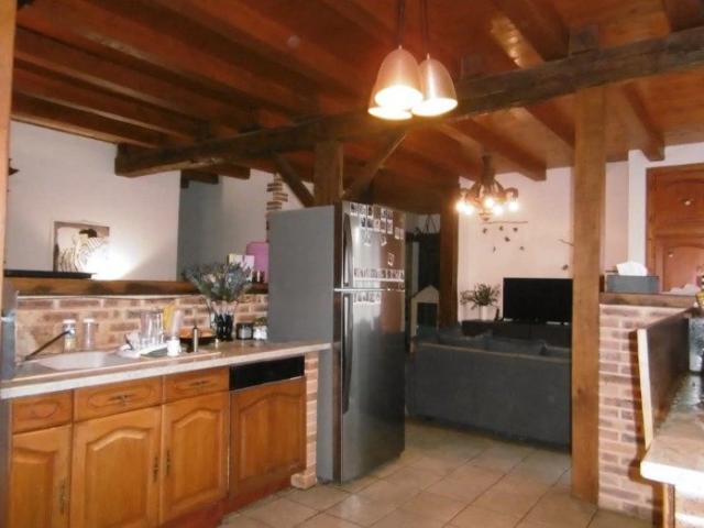 Maison de plain pied avec dépendances