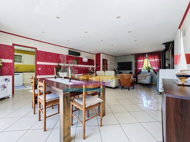 Maison de plain pied avec dépendances